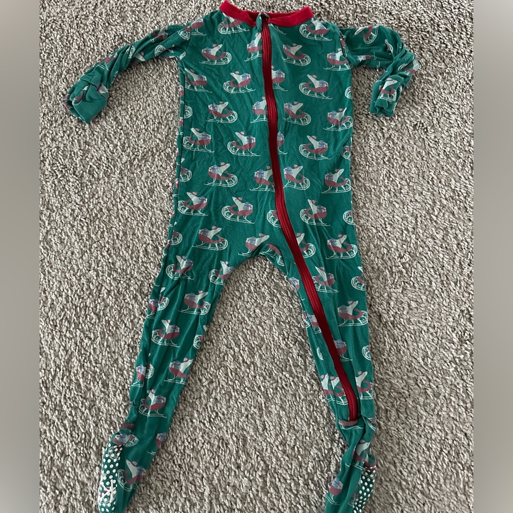 Kickee Pants Sleigh Pj Zippy. 9-12month. Good condition.